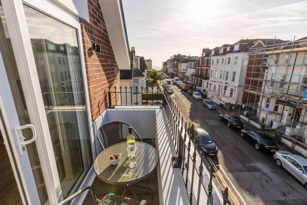 Sea Breeze - Coast Apartment Bournemouth Exterior photo
